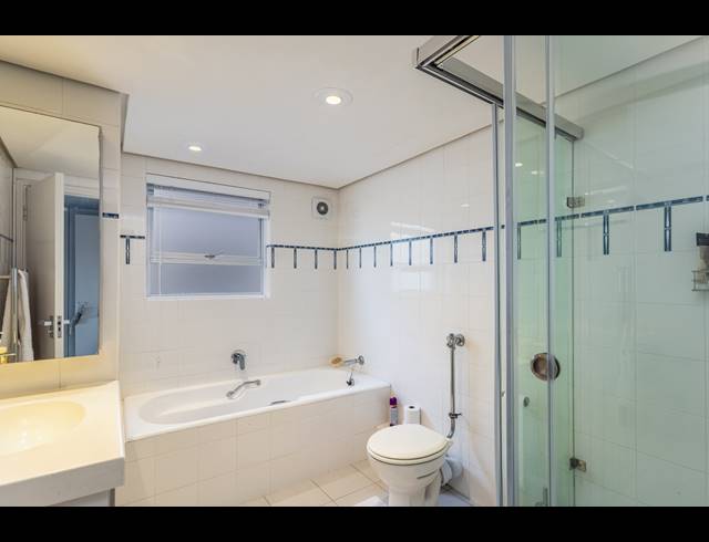 3 BEDROOM APARTMENT FOR SALE IN BANTRY BAY